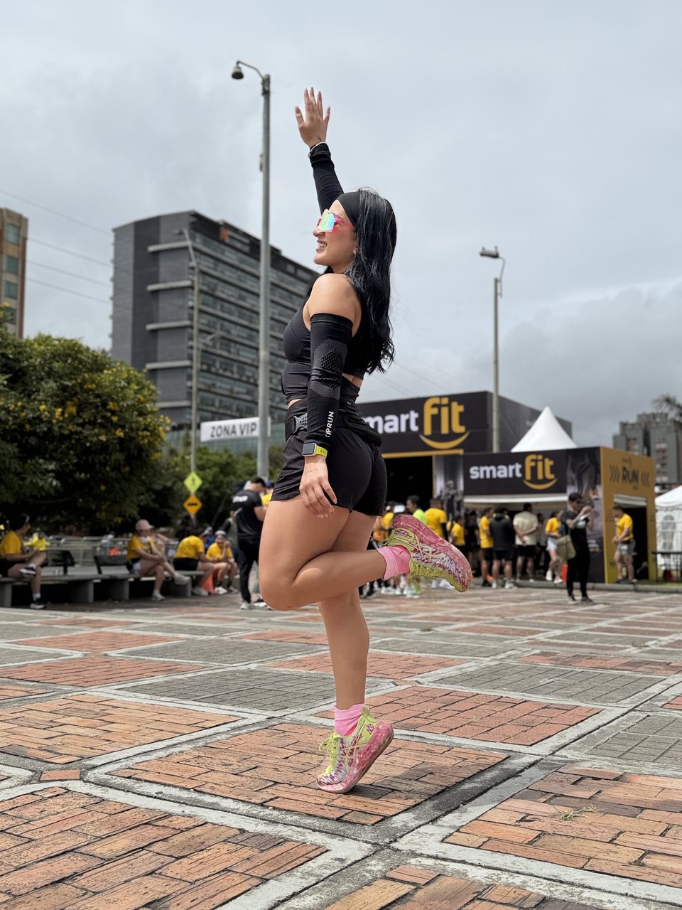 Camila Quiroga en la zona VIP de un evento deportivo de Smart Fit